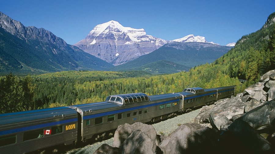 Tåget passerar Mt. Robson