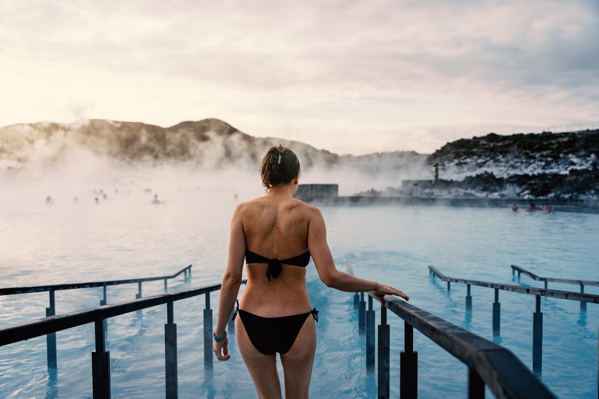 Slap af i Blue Lagoons termiske bade