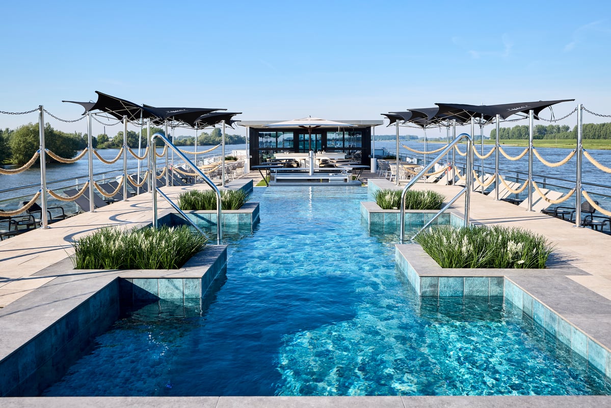 Poolområde på Porto Mirante