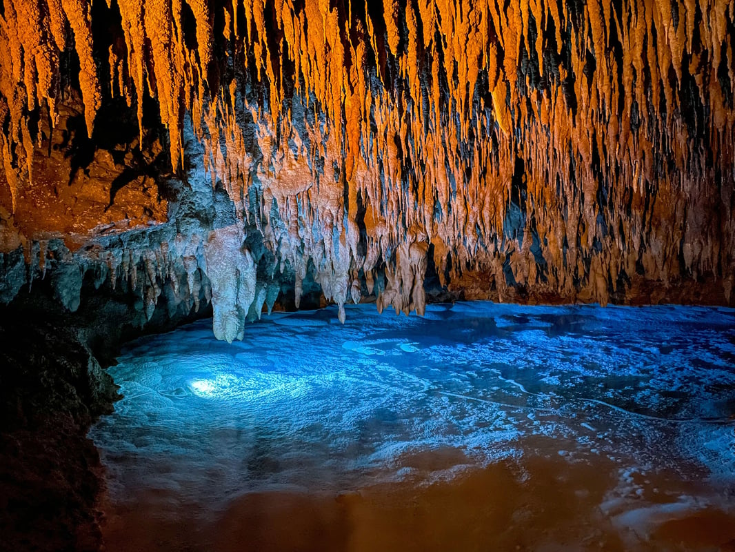 Gyokusendo Cave på Okinawa