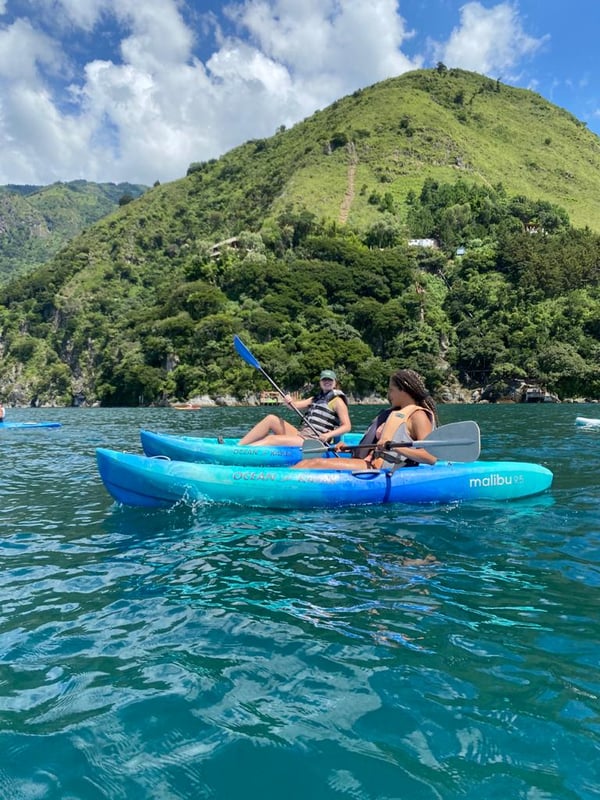 Ta en kajaktur på Lake Atitlán