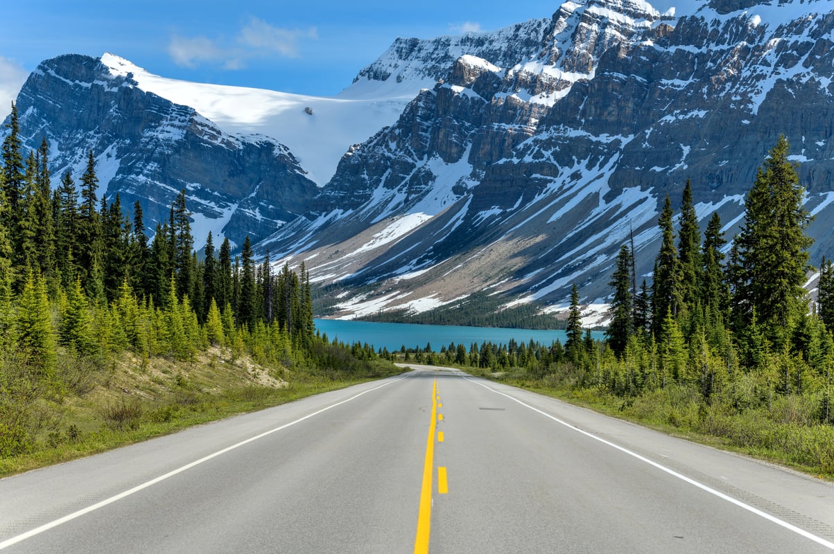 Icefields Parkway i Kanadas Rocky Mountains
