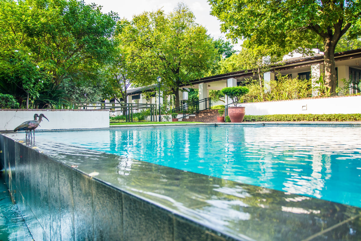 Pool på Indaba Hotel