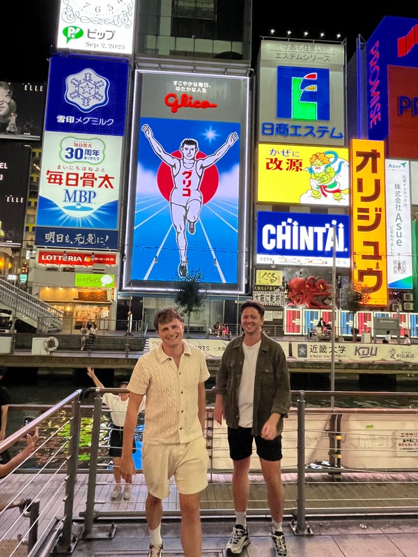 Kvällspuls i Osakas livliga Dotonbori