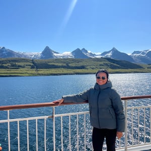 June er ekspert på Canada