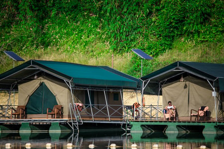 Teltene på Elephant Hills Rainforest Camp