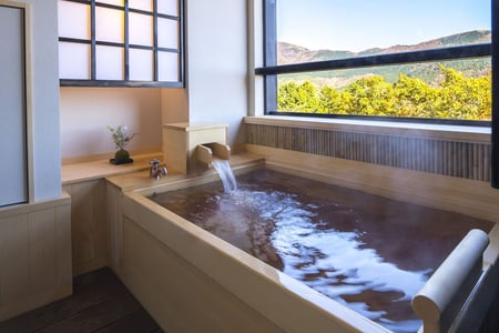 Bad med vand fra de varme kilder