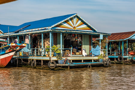 Flytande byar på Tonle Sap