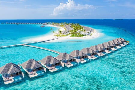 Bo over lagunen på Sun Siyam Iru Veli