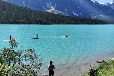 En roadtrip tar dig alltid till Lake Louise.