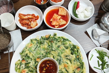 Enjoy traditional Korean cuisine in Seoul