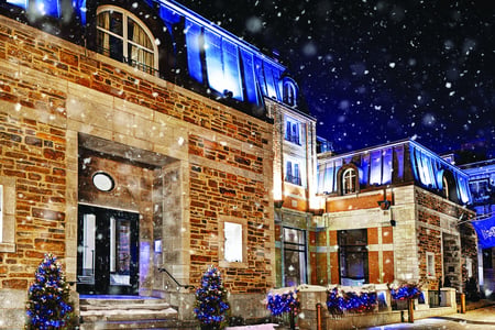 Hyggelige Auberge Saint-Antoine i snevejr