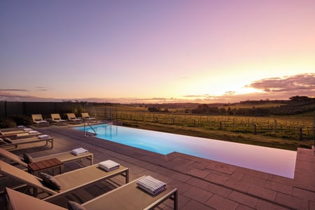 Swimmingpool med udsigt