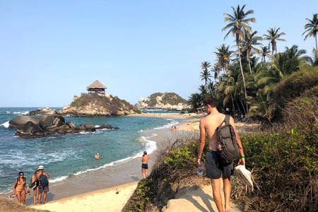 Besök i Tayrona National Park.