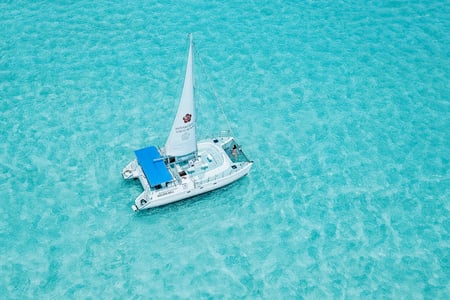 Med sejlbåd fra Miyakojima Tokyu Hotel & Resorts