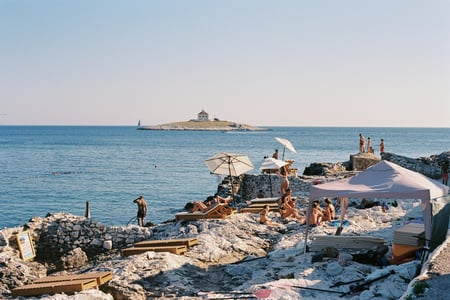 Robinson Hvar