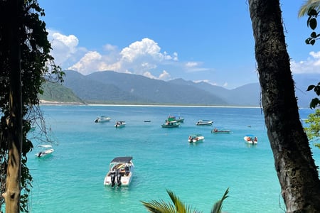 Boats around Ilha Grande