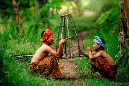 Glade drenge på Bali