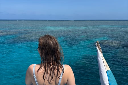 Join a sailing tour at Whitsunday Islands