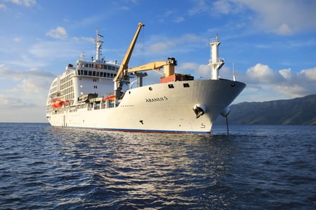 Aranui 5 på havet
