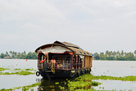 Explore India on a houseboat
