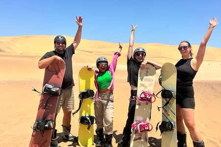 Sandboarding i ørkenen