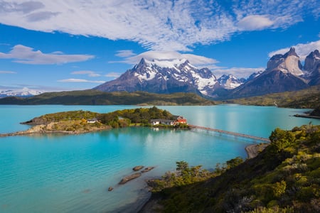 Vandra förbi bergsjöar i chilenska Patagonien. 