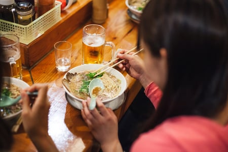 Smaka på god ramen och nudelrätter