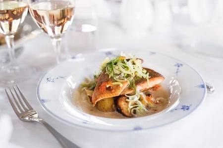 Nyd gode måltider under sejladsen