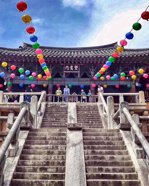 Farverigt tempel i Sydkorea
