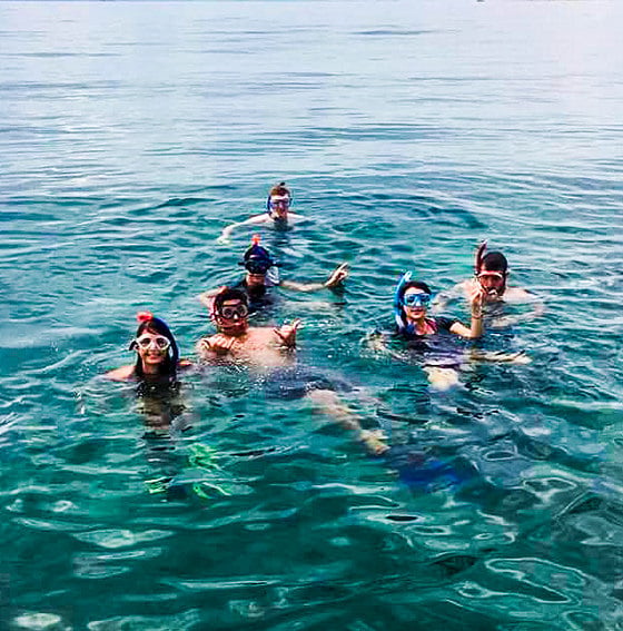Dykning med grupp i Thailand