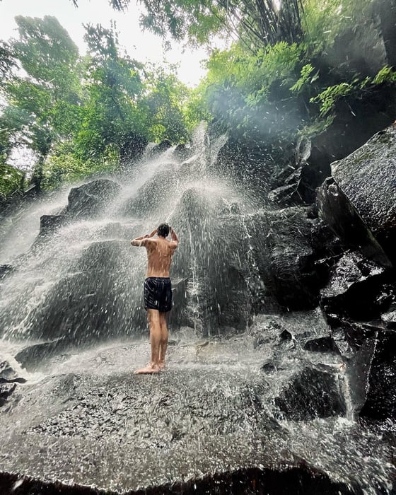 Bada i vattenfall kring Ubud på Bali.