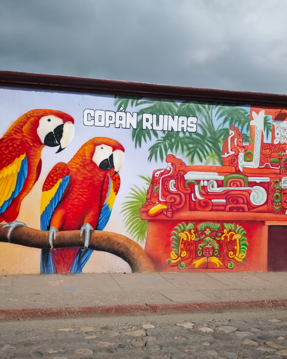 Mural af papegøjer i Honduras