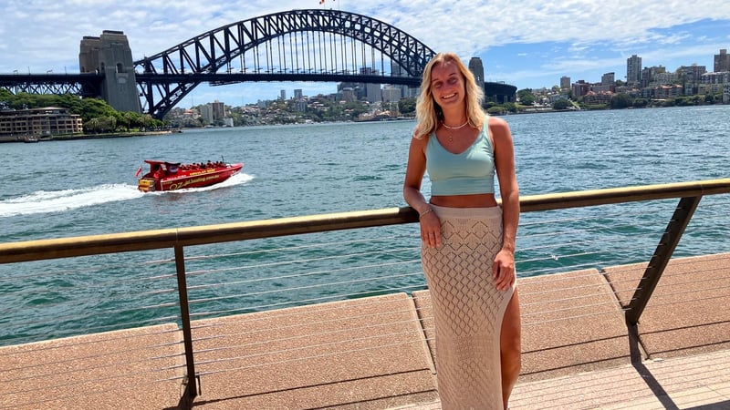 Mirthe bij de Harbour Bridge