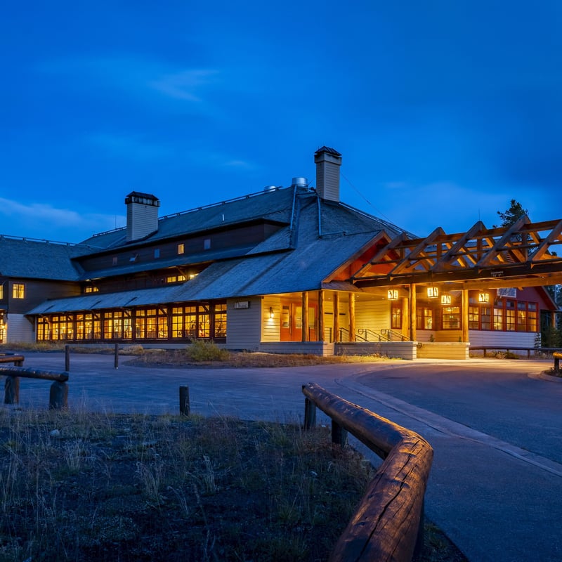 Old Faithful Snow Lodge & Cabins