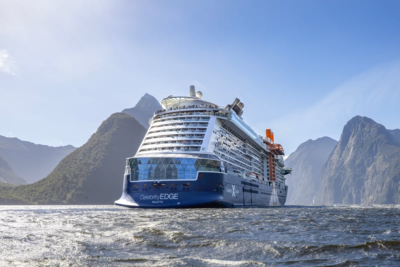 Celebrity Edge i Milford Sound