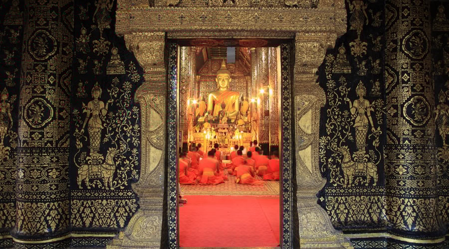 Asia-Laos-Lung-Prabang-Wat-Xieng-Thong-shutterstock_151454576.jpg