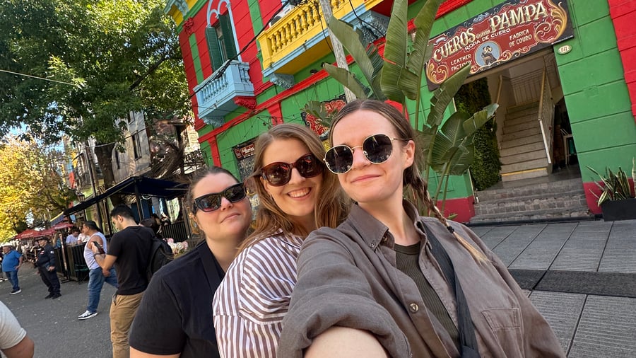 Make friends while traveling
