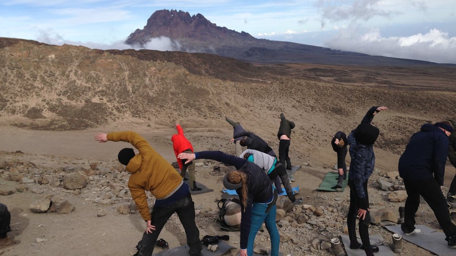 Ochtendyoga voor je weer gaat wandelen