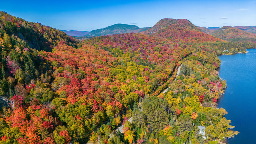 Efterårsfarver på vej til Mont-Tremblant i Quebec