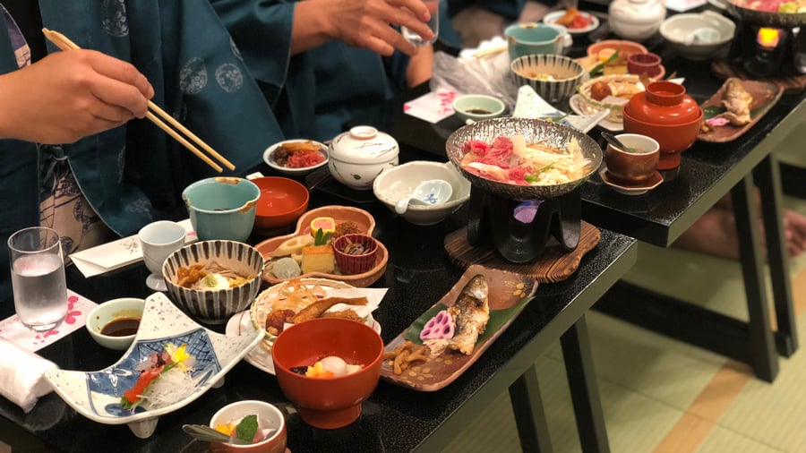 Prova en traditionell middag i Japan