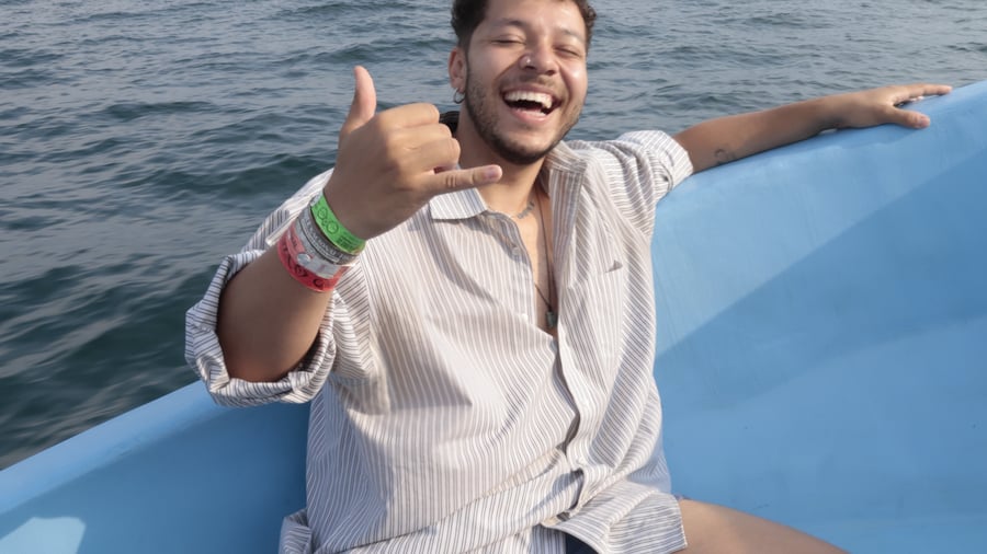 Get around the lake by boat