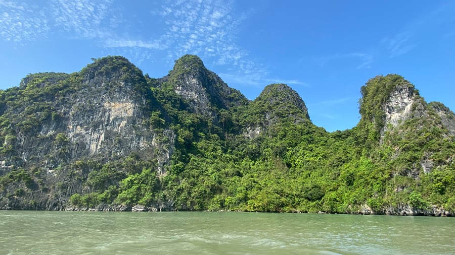 Ha Long Bay in daylight