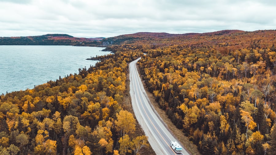 Kør gennem Canadas smukke landskaber