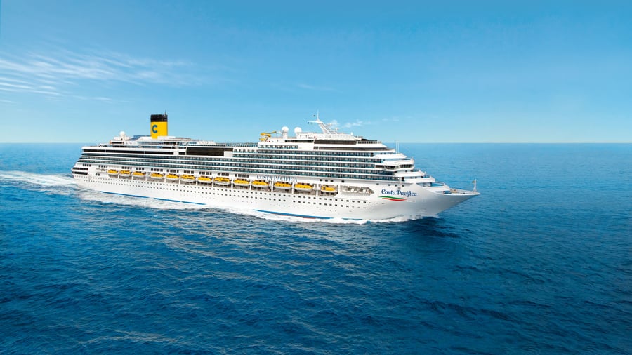Costa Pacifica på havet