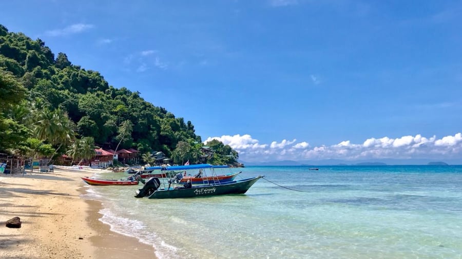Relax on the beaches of the Perhentian Islands
