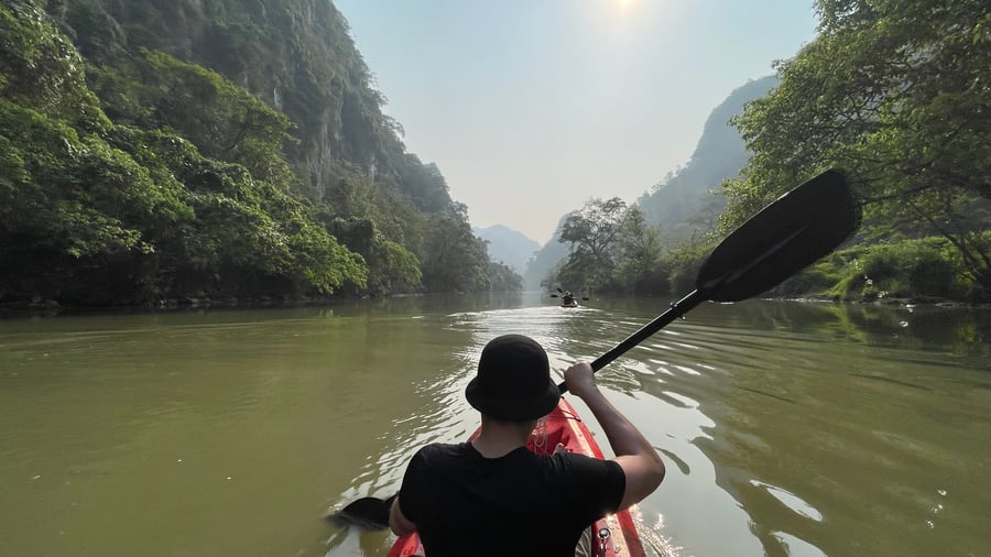 Kayak in Ba Be Lake