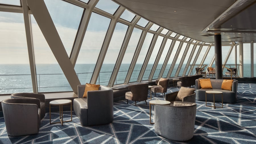 Slap af i Spinnaker Lounge på Norwegian Spirit