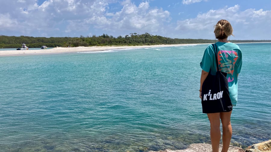 Mirthe aan de kust van Australië