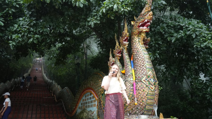 Experience statues and temples in Asia